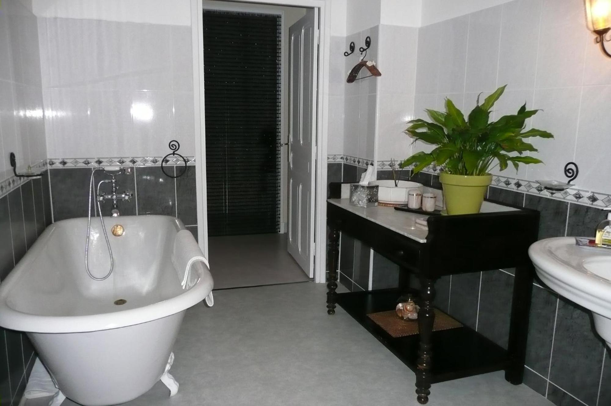 Les Terres Basses Hotel Fabrezan Kültér fotó